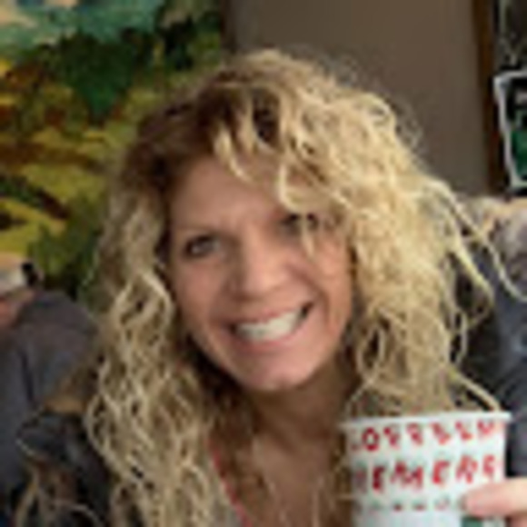 Meet your Posher, Cynthia - Picture 1 of 1